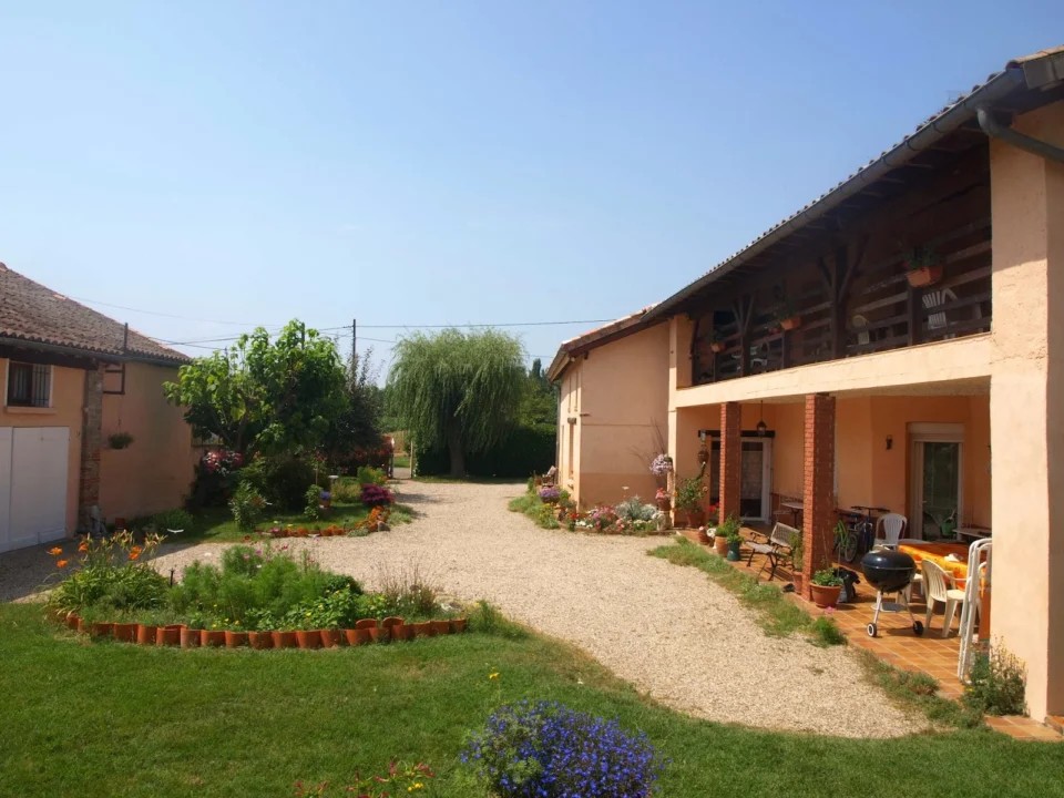 Chambres d'hôtes (tarif inclus petit-déjeuner) et Gîte Les Dantous à Castelsarrasin, Moissac ,Saint Porquier, Montech