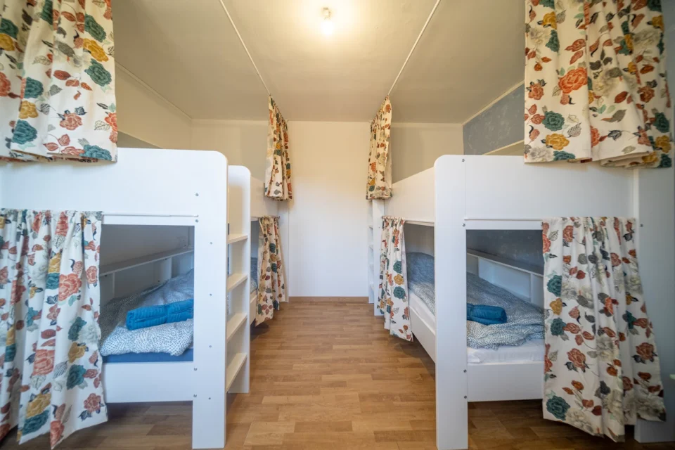Les Copains à Bord - Chambres et table d'hôte, gîte d'étape, gîtes ruraux, camping, roulottes - Restaurant - Cévennes