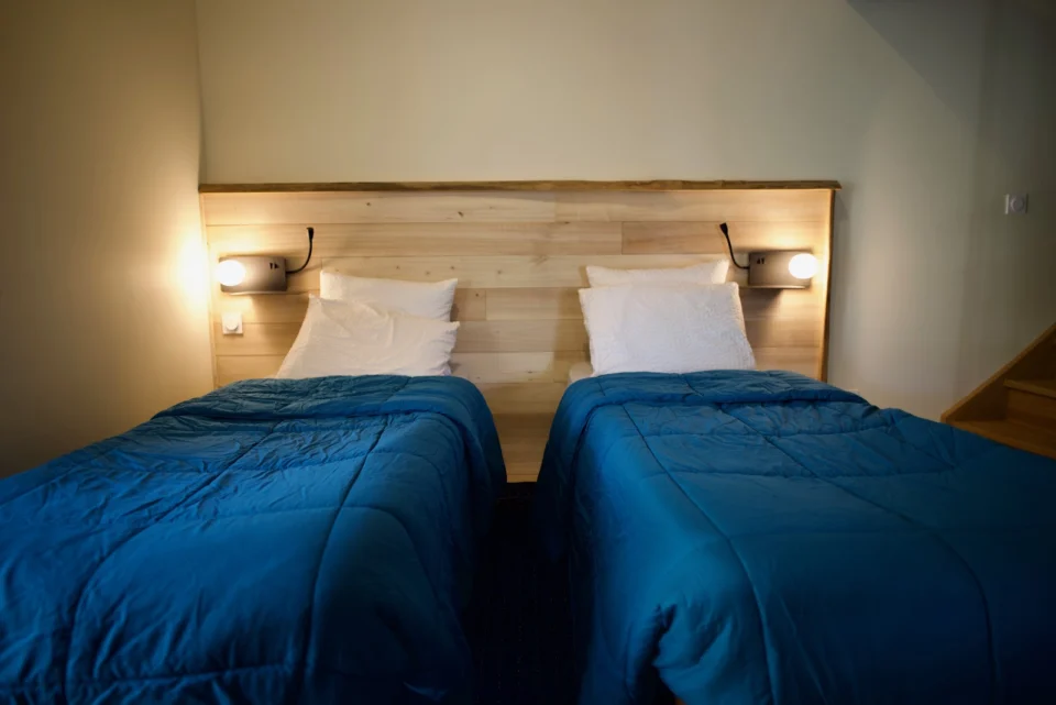 DOMAINE LE VERDIER – Gîte en Cévennes, Lozère, Piscine naturelle & Spa privatif