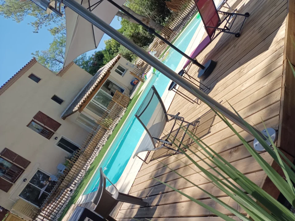 L'Entre Nous : Location gîte avec bain nordique et Chambres d'hôtes avec jacuzzi, piscine et table d'hôtes, Carcassonne Aude