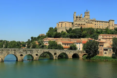Location de vacances dans l’Hérault — Littoral méditerranéen et arrière-pays viticole