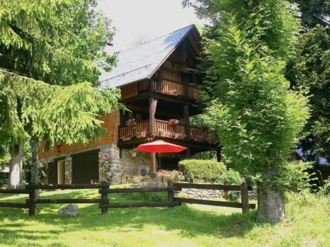 Gîte Le Souleillan dans PNR Ariège Pyrénées. Vue unique, calme, classement 4 étoiles à 1050m d’altitude, 30mn de Foix.
