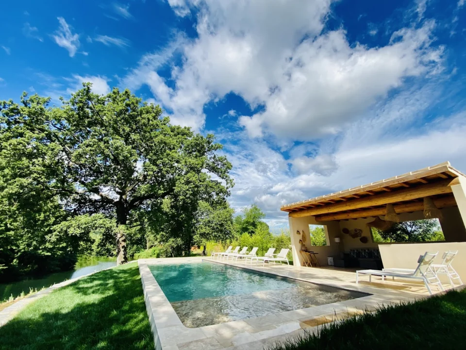 La Magnanerie d'Hôtes , le jardin secret , chambres d hôtes sauve.