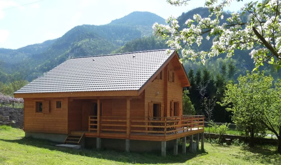 Chalet de Nabié: location grand chalet de montagne vacances proche des pistes 10 Pers Ariège