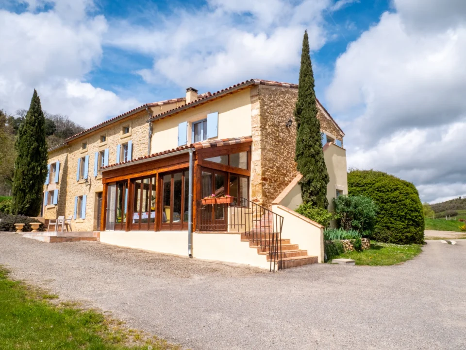 Gîtes et roulottes au domaine de la Trille